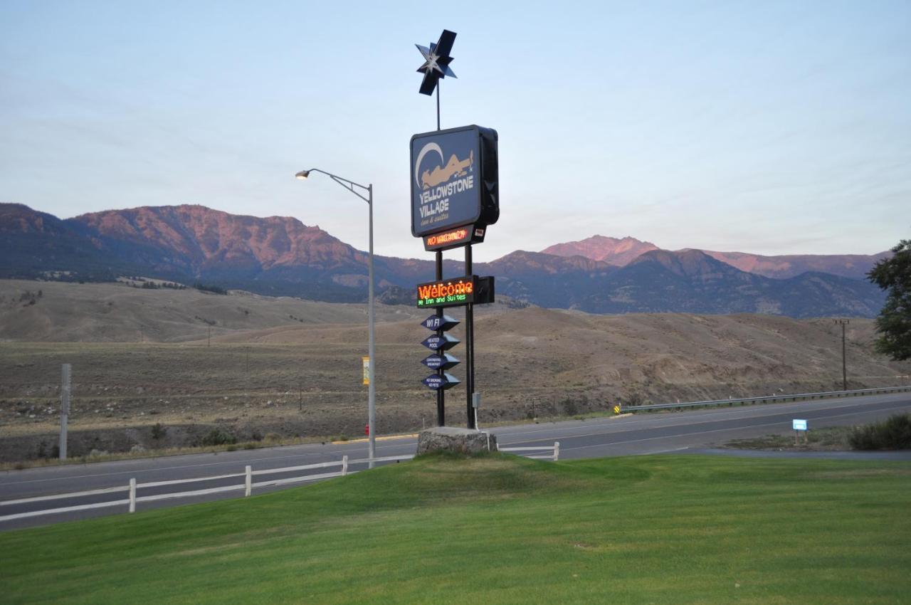 Yellowstone Village Inn And Suites 가디너 외부 사진