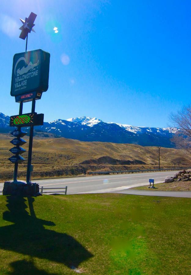 Yellowstone Village Inn And Suites 가디너 외부 사진