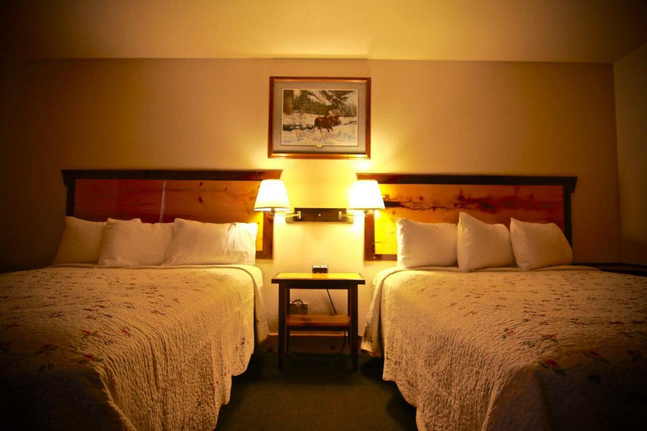 Yellowstone Village Inn And Suites 가디너 외부 사진